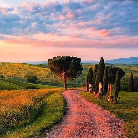 Country house Relais La Costa Montefollonico